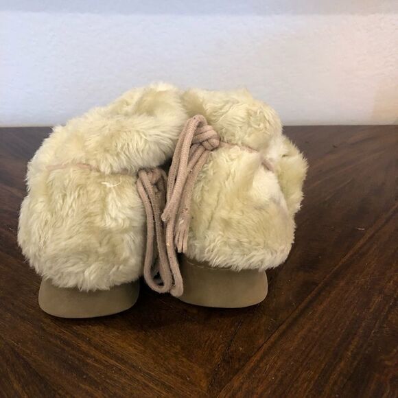 Light pink furry boots - Picture 4 of 9